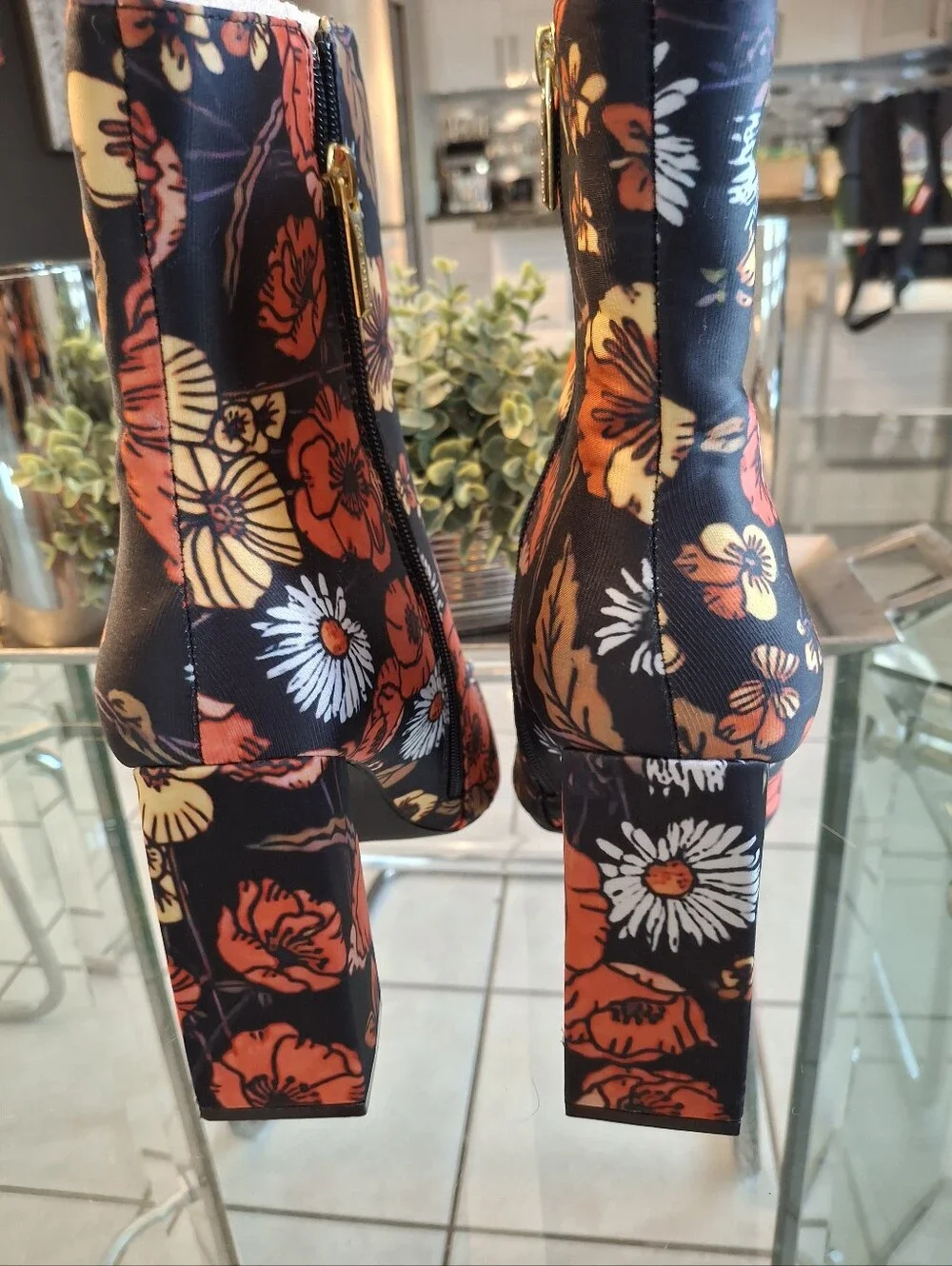 Cape Robbin bold floral